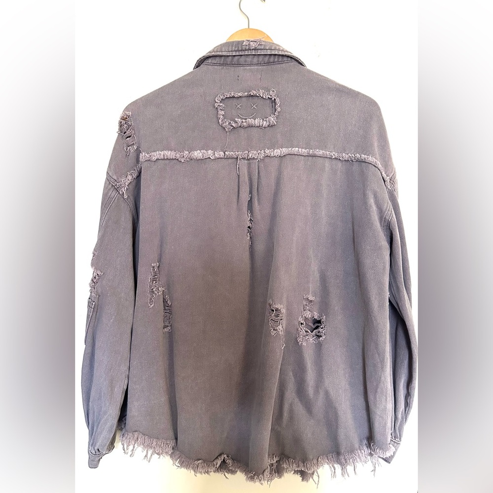 POL‎ Women's Charcoal Distressed Fade Raw Jean Jacket Sz Small Oversized Fit - Picture 2 of 9
